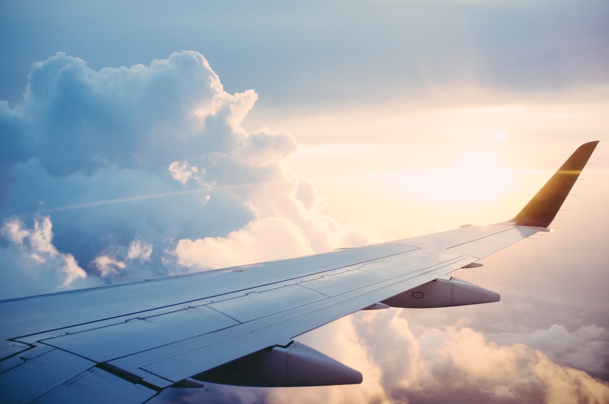 Air freight — aircraft in flight